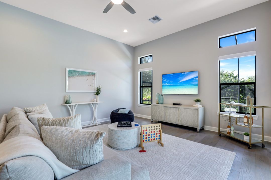 9018 Sorreno Ct, Naples, FL 34119