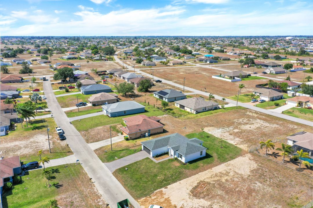 2604 NE 5th Ave, Cape Coral, FL 33909