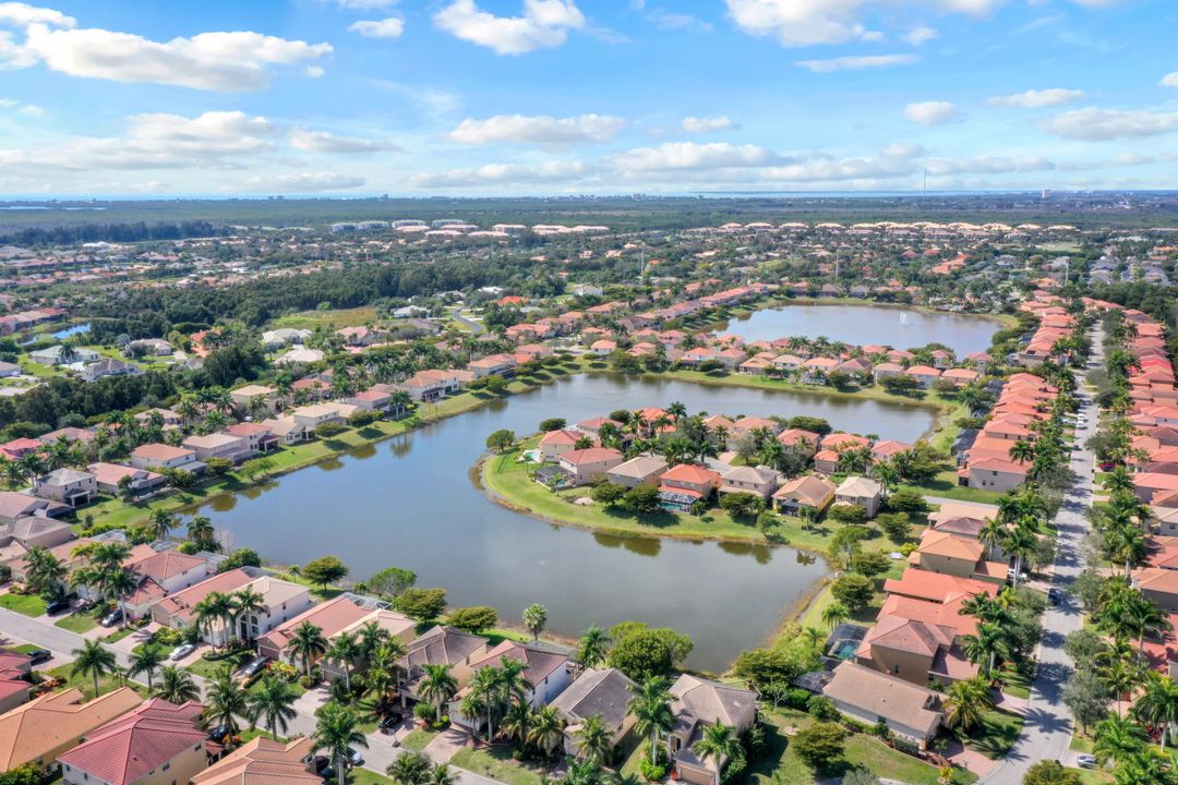 8616 Sumner Ave, Fort Myers, FL 33908