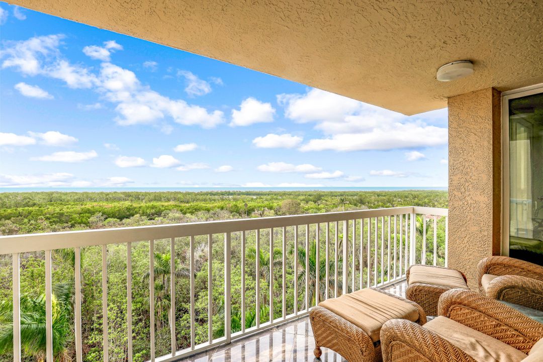 6585 Nicholas Blvd #703, Naples, FL 34108