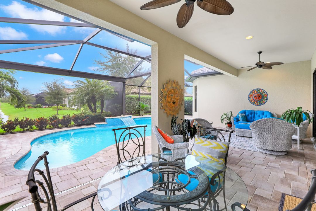 8450 Palacio Terrace W, Naples, FL 34114