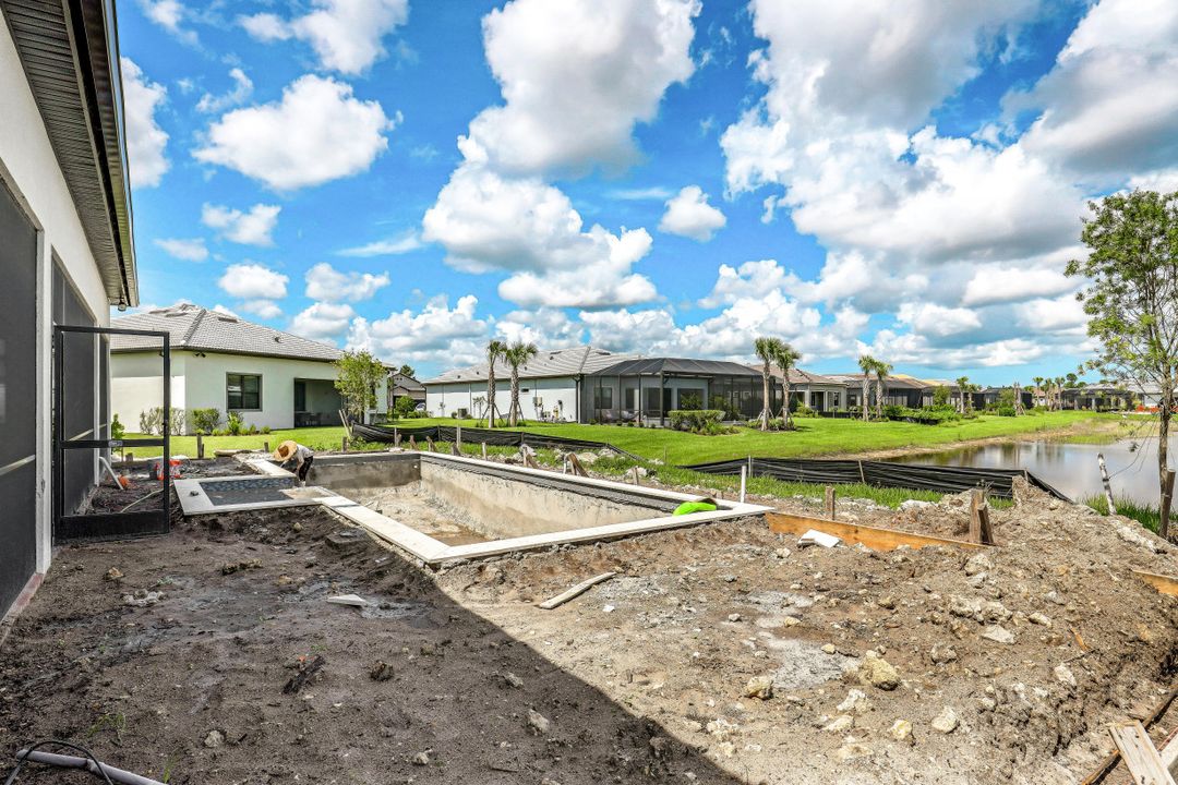 9765 Everglades Dr, Naples, FL 34120