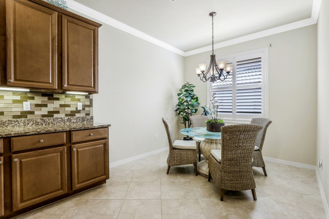 3830 Treasure Cove Cir, Naples, FL 34114