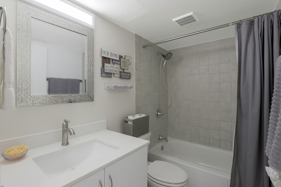 1004 Manatee Rd, Naples, FL 34114