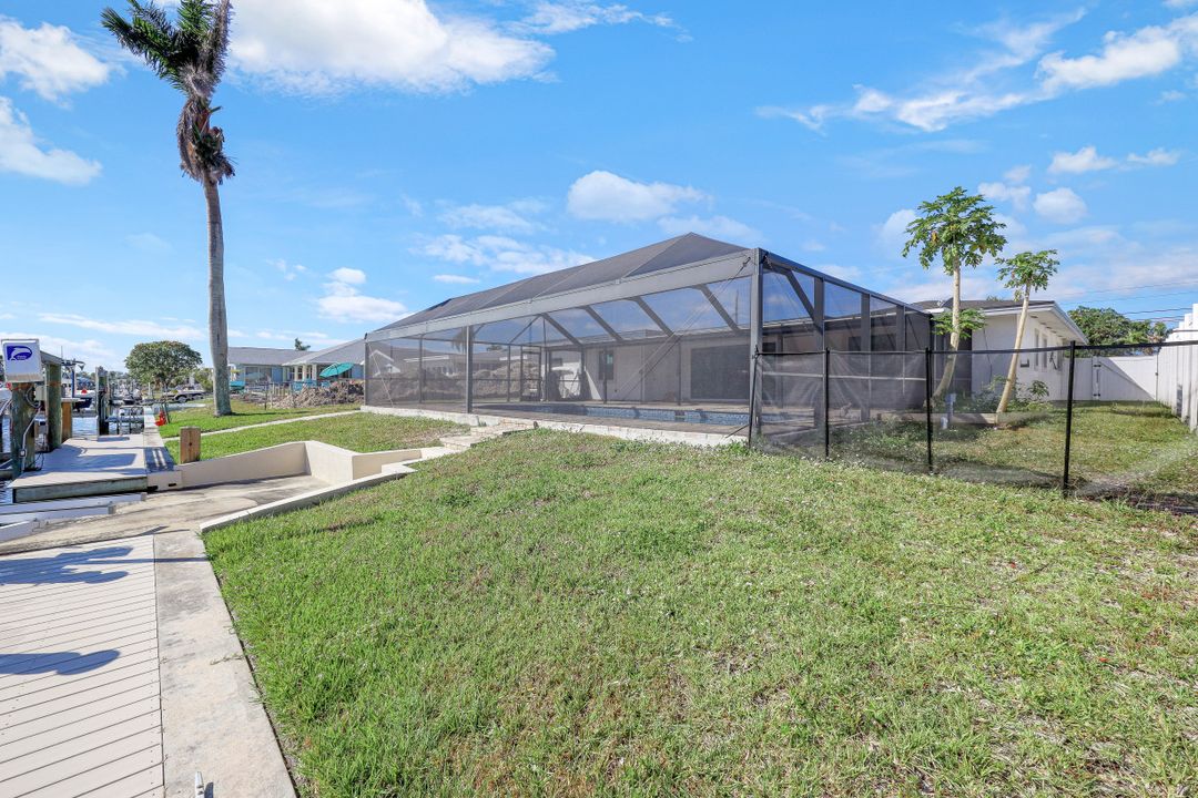 5243 SW 3rd Ave, Cape Coral, FL 33914