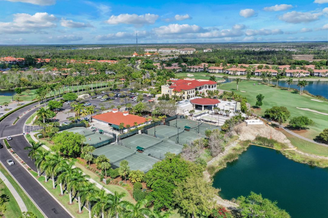 4810 Shinnecock Hills Ct, Naples, FL 34112