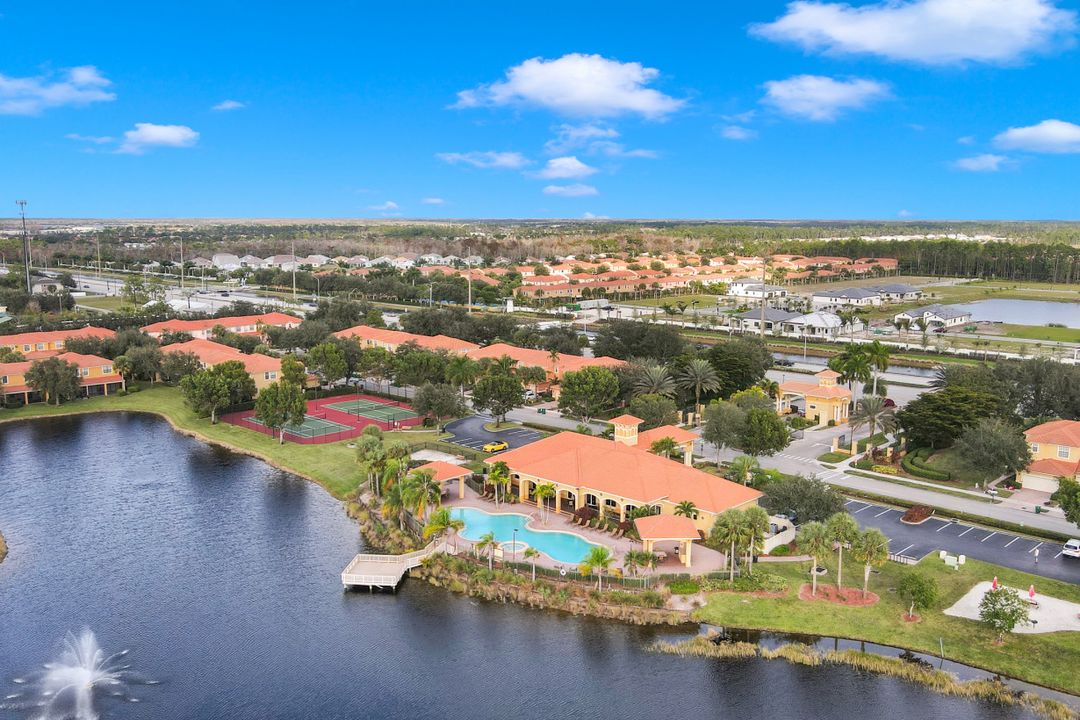 15571 Summit Pl Cir, Naples, FL 34119