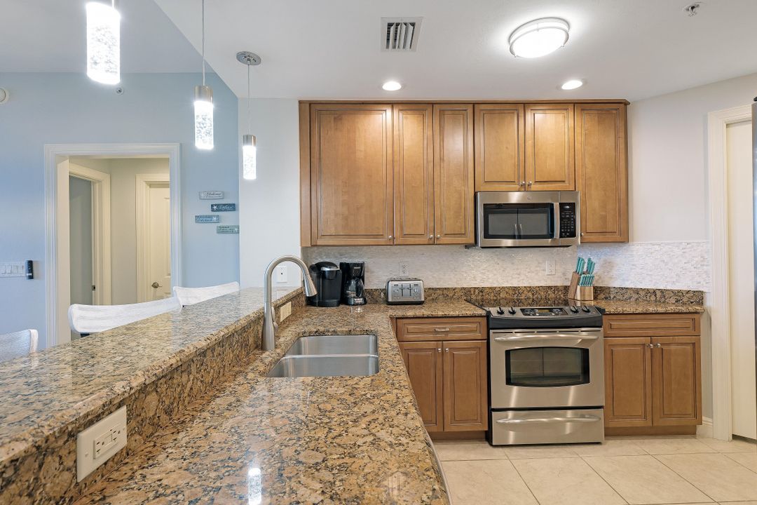 5781 Cape Harbour Dr #1205, Cape Coral, FL 33914