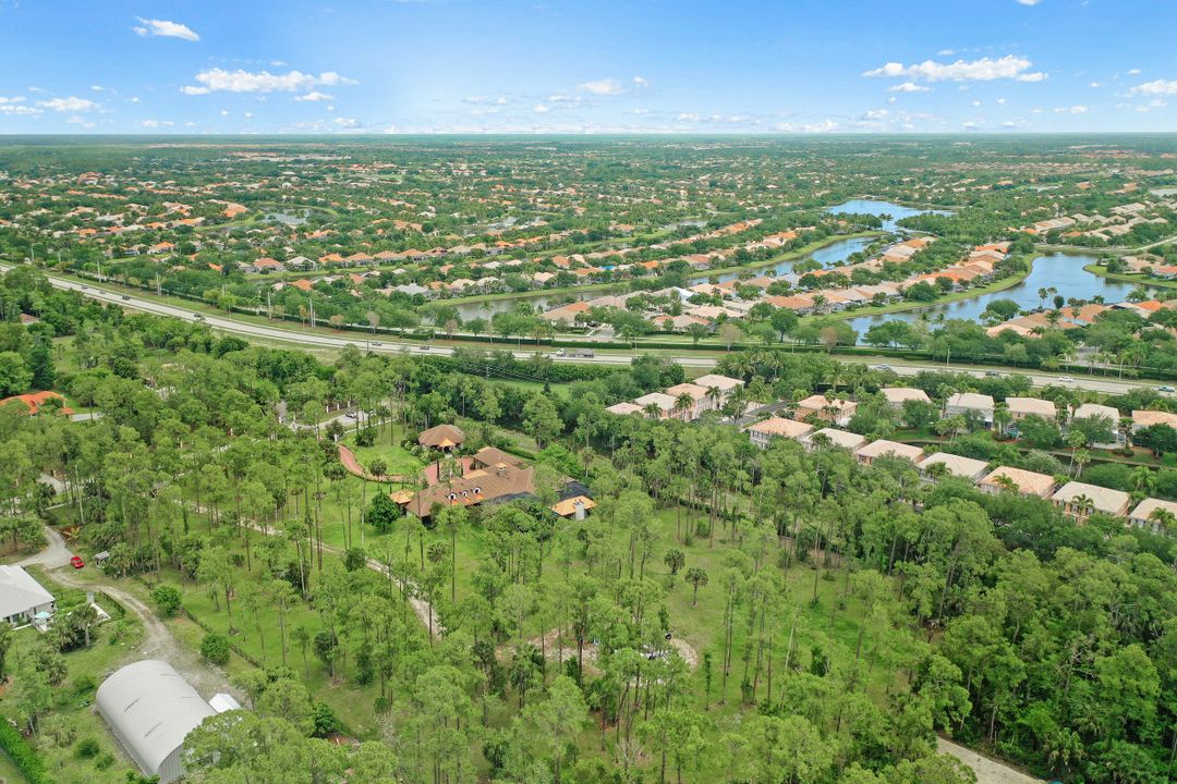 5610 Bur Oaks Ln, Naples, FL 34119