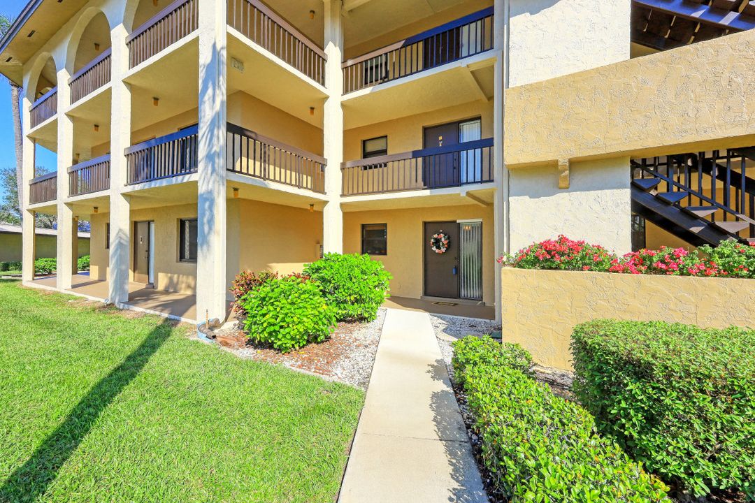 85 St Andrews Blvd #106, Naples, FL 34113