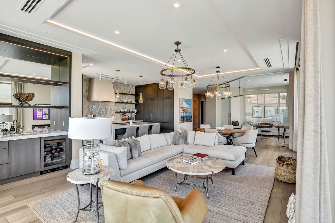 505 5th Ave S #303, Naples, FL 34102