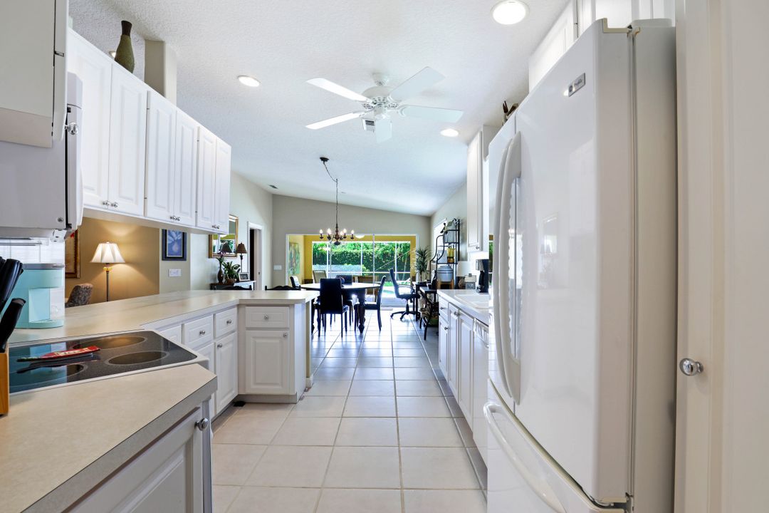 4209 St George Ln, Naples, FL 34119