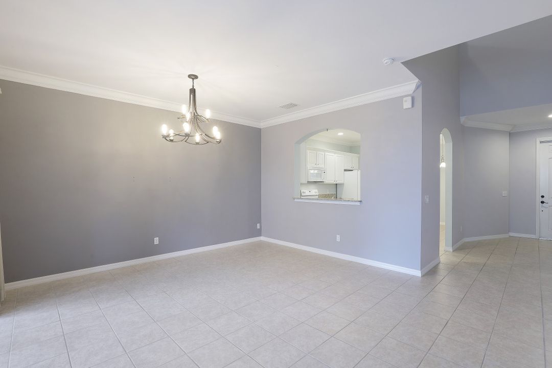 9723 Heatherstone Lake Ct, Estero, FL 33928