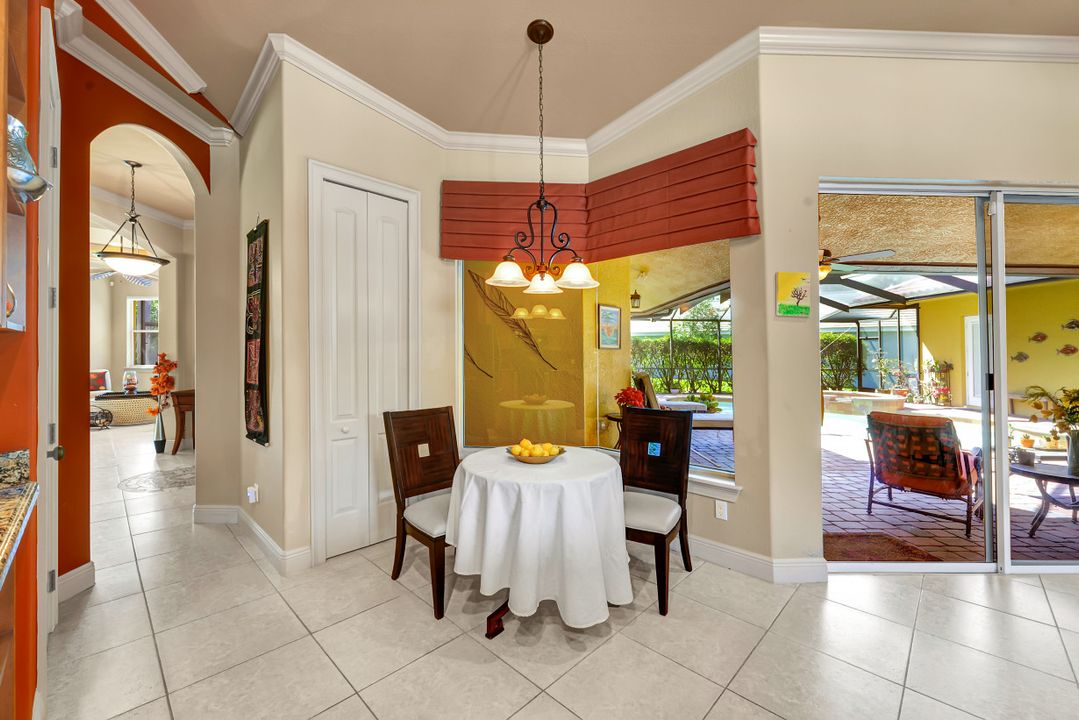 4000 Stonesthrow Ct, Naples, FL 34109