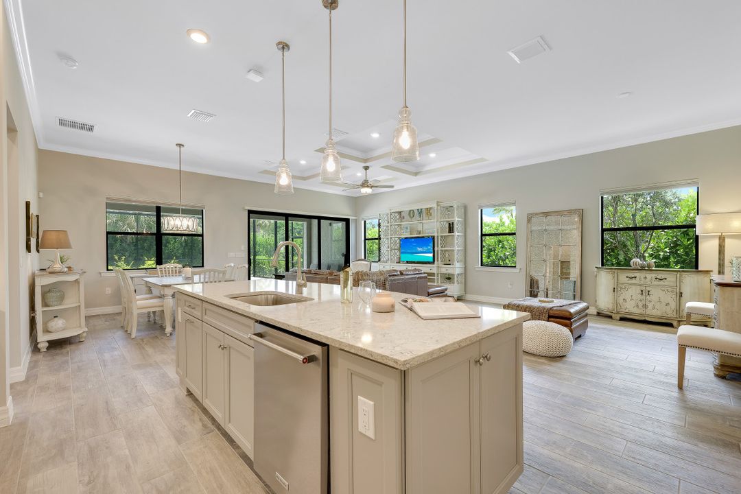 7273 Wilton Dr N, Naples, FL 34109