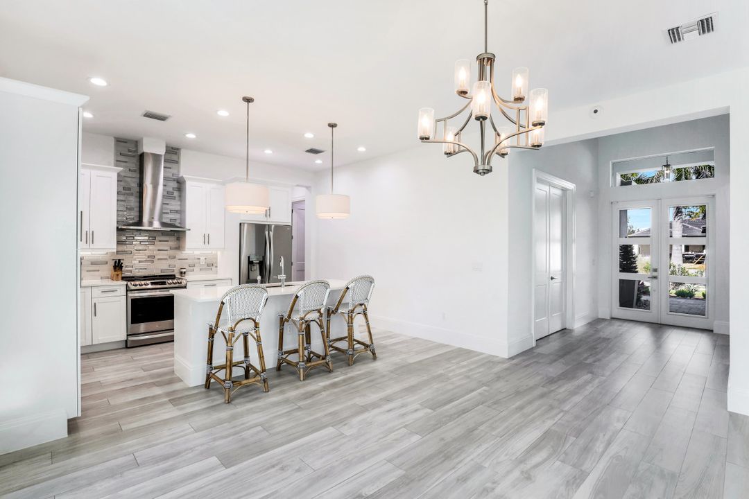 226 Legacy Ct, Naples, FL 34110