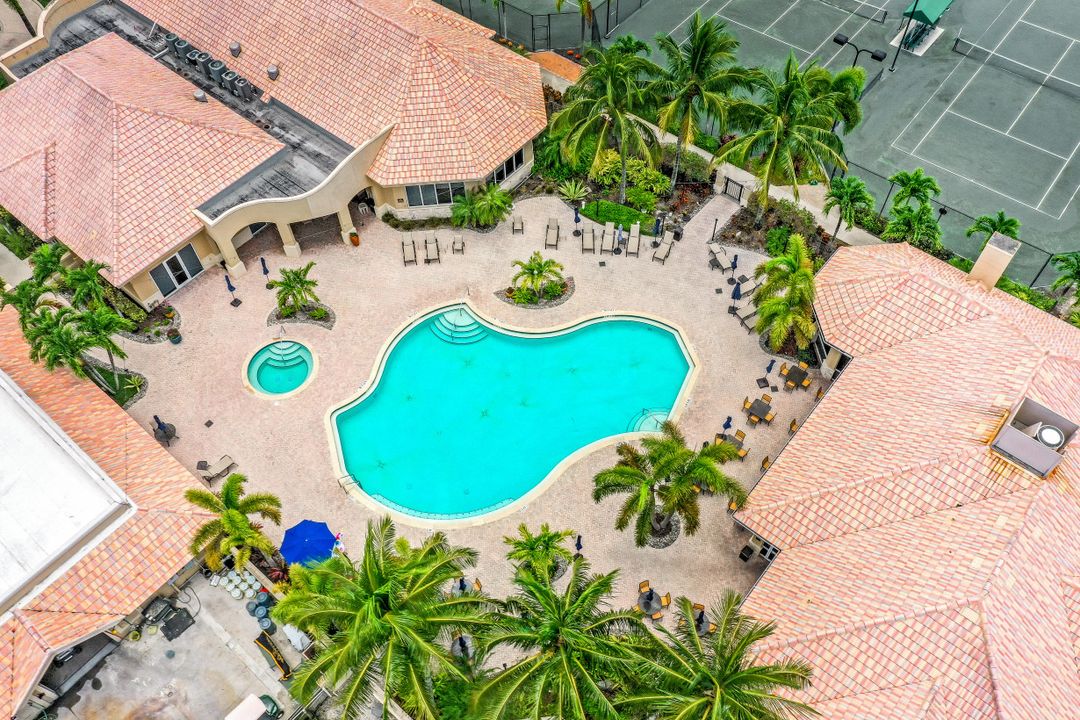 28080 Cavendish Ct  #2010, Bonita Springs, FL 34135