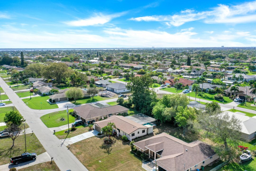 1214 SE 30th Terrace, Cape Coral, FL 33904