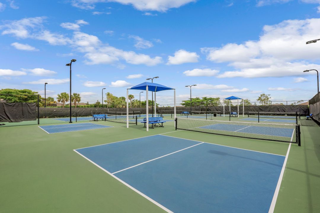 3101 Amadora Cir, Cape Coral, FL 33909