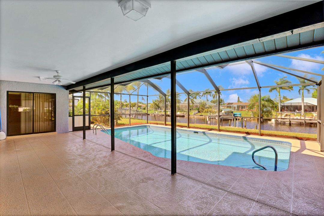 1121 SE 21st St, Cape Coral, FL 33990