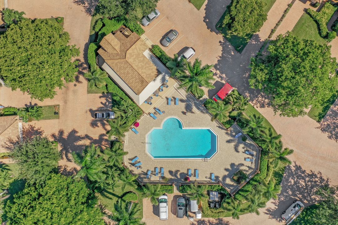 6627 Trident Way, Naples, FL 34108