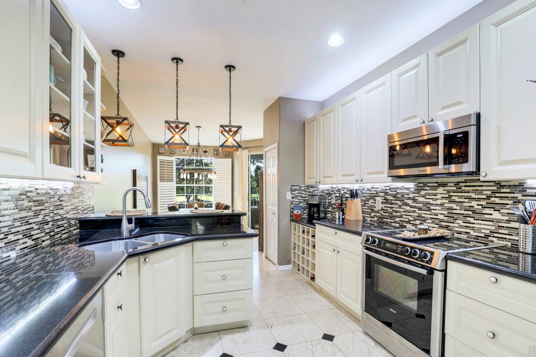 2180 Arielle Dr #804, Naples, FL 34109