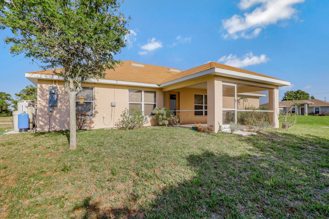 1713 NW 3rd Pl, Cape Coral, FL 33993