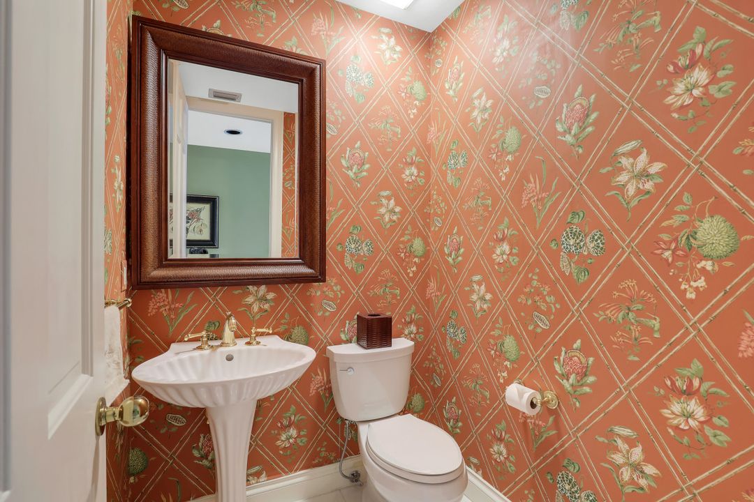 158 Colonade Cir, Naples, FL 34103