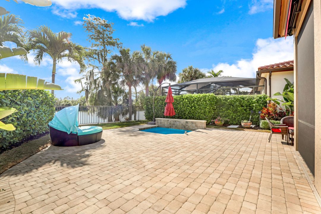 7919 Cordoba Pl, Naples, FL 34113