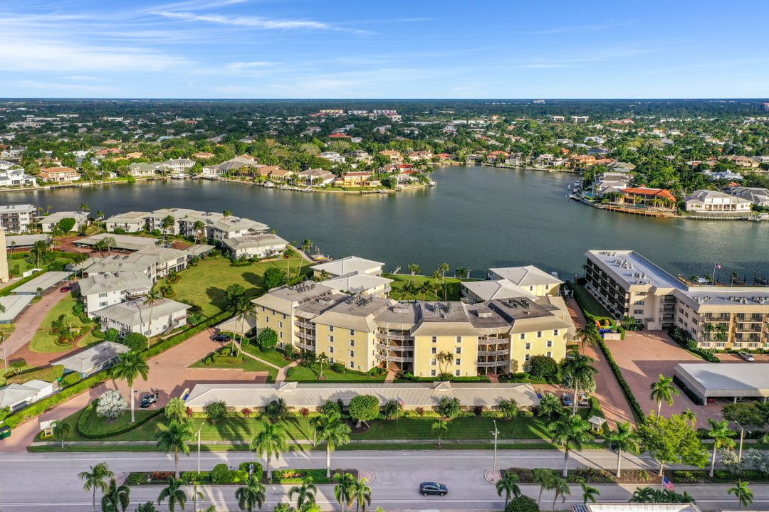 3300 Gulf Shore Blvd N #103, Naples, FL 34103