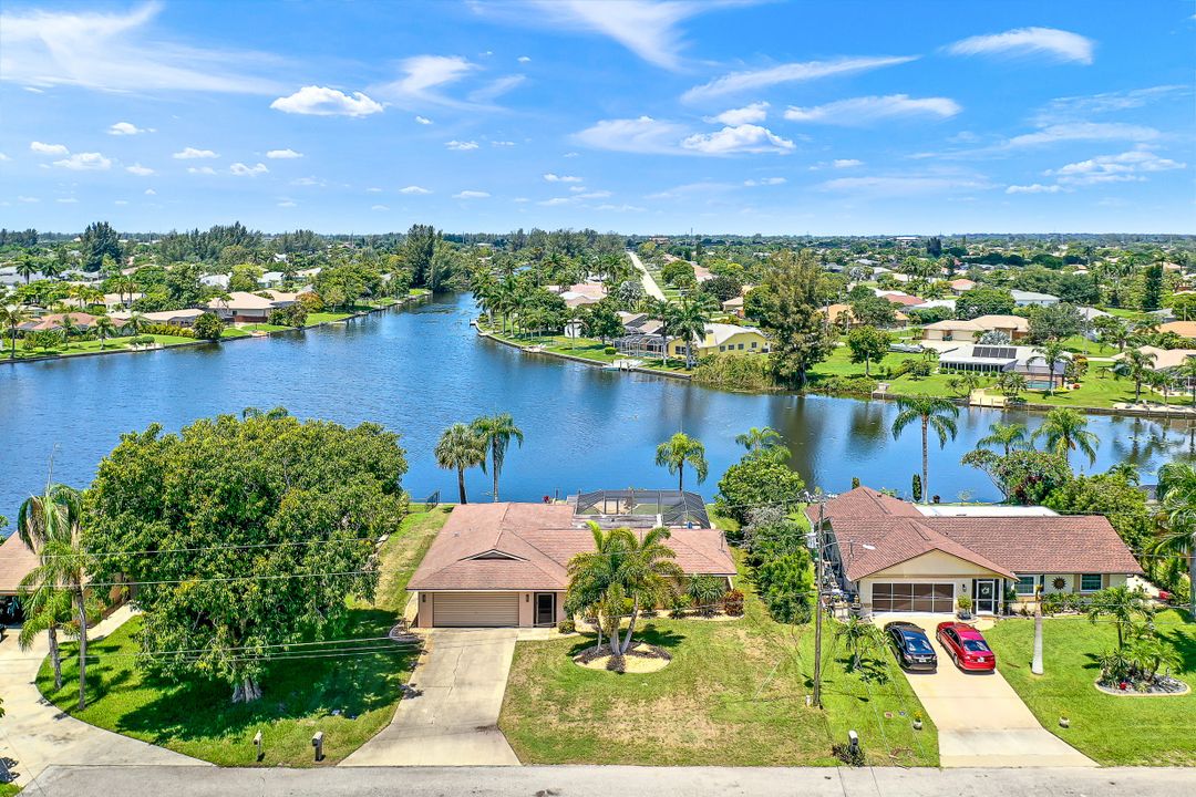 2002 SE 6th Ave, Cape Coral, FL 33990