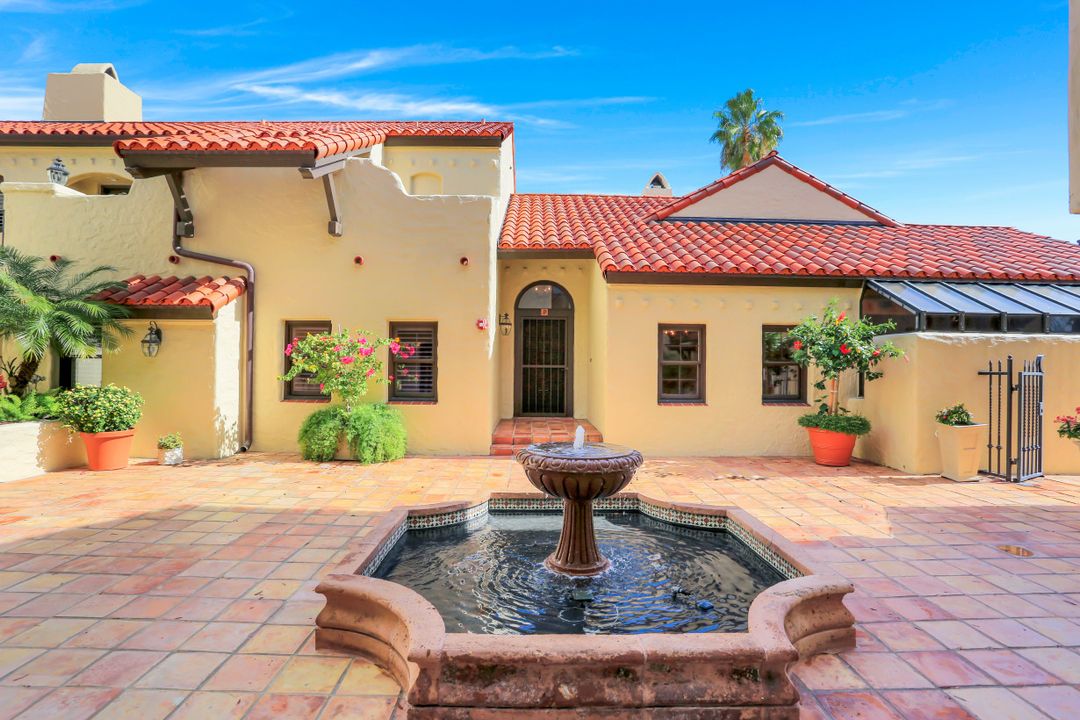 5850 Pelican Bay Blvd, Naples, FL 34108