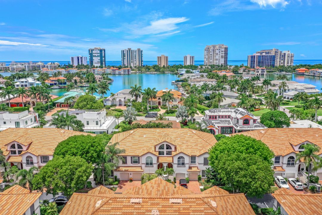141 Colonade Cir #141, Naples, FL 34103