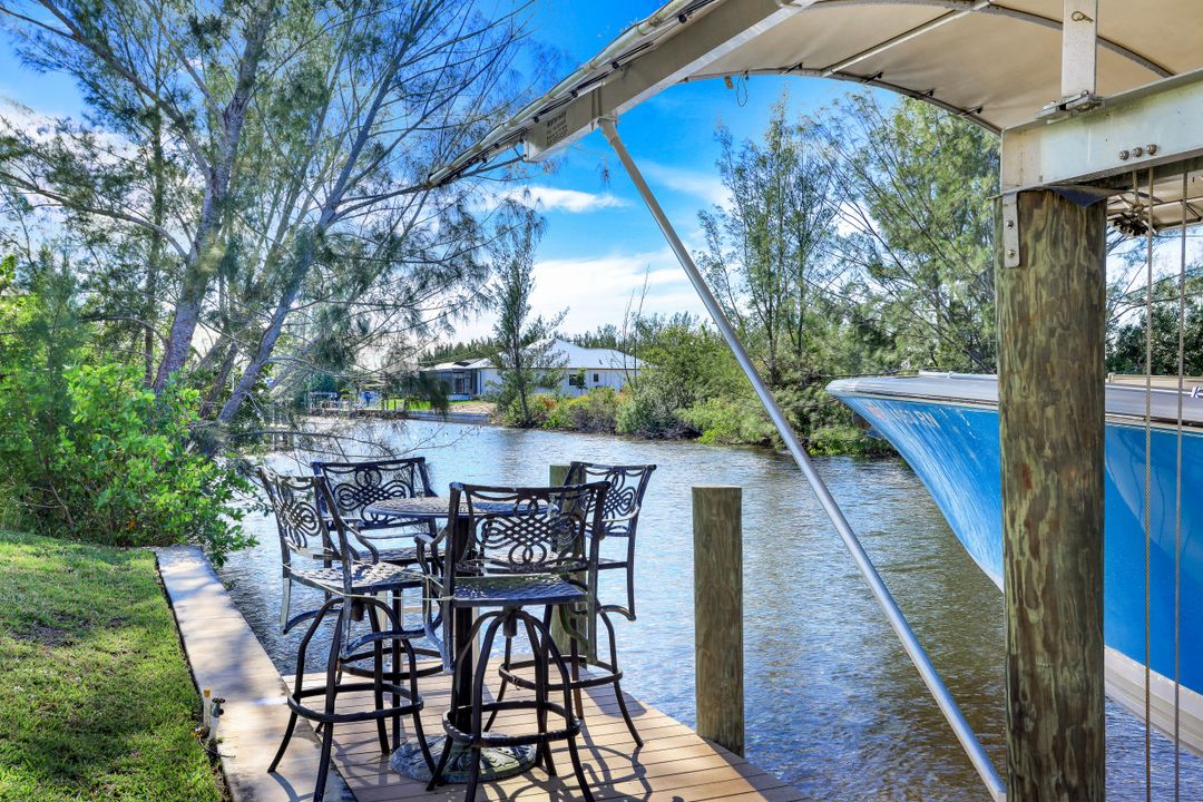 128 NW 39th Ave, Cape Coral, FL 33993