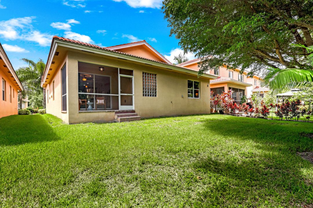 8330 Sumner Ave, Fort Myers, FL 33908