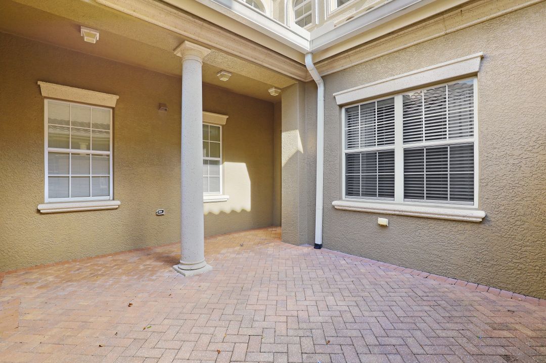 9234 Campanile Cir #102, Naples, FL 34114