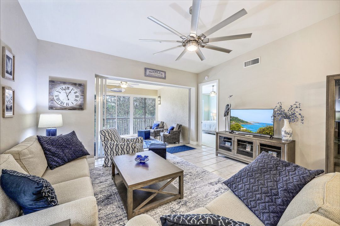 4800 Yacht Harbor Dr #822, Naples, FL 34112