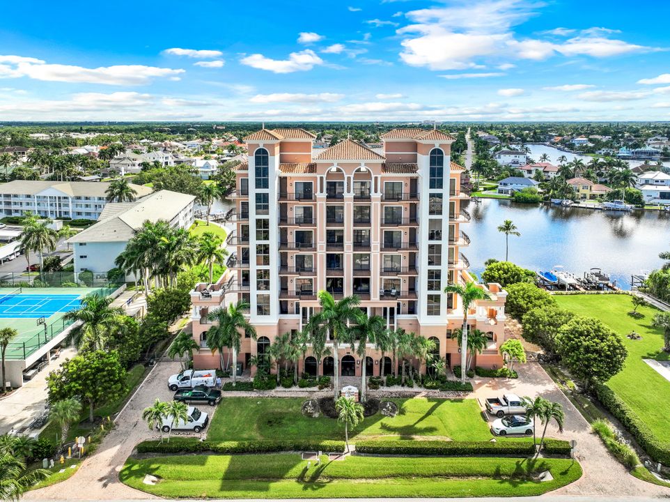 10620 Gulf Shore Dr #401, Naples, FL 34108