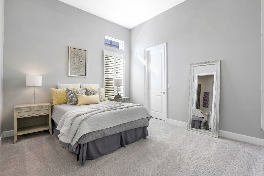 9308 Tulipano Ter, Naples, FL 34119