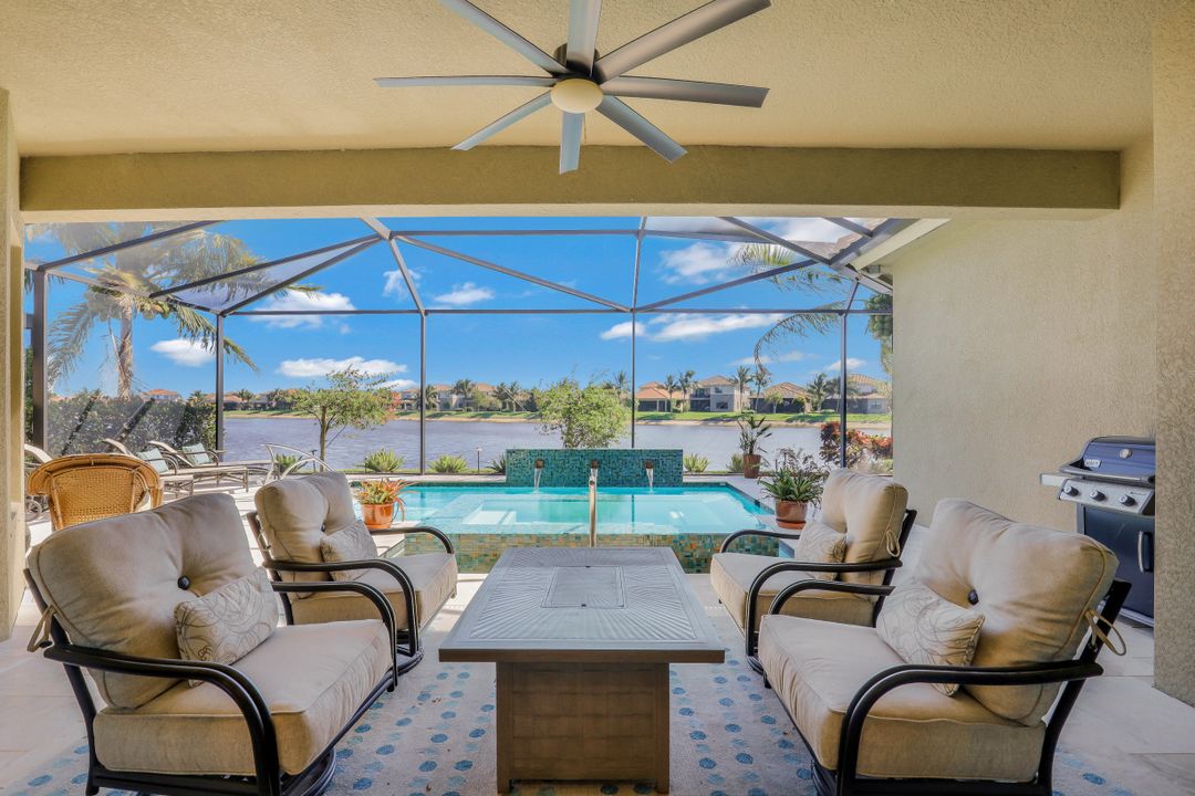 2748 Crystal Way, Naples, FL 34119