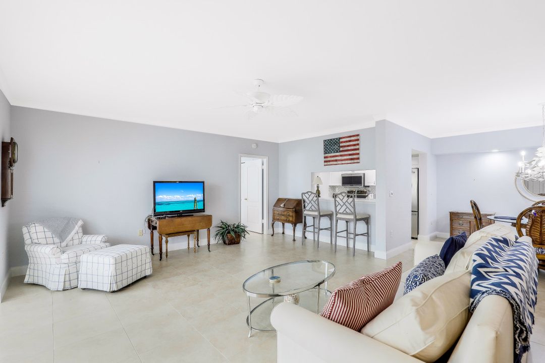 5801 Glencove Dr #503, Naples, FL 34108