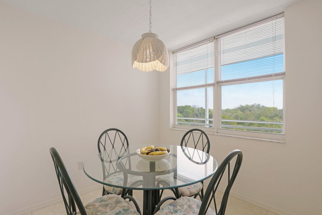 285 Naples Cove Dr #1604, Naples, FL 34110