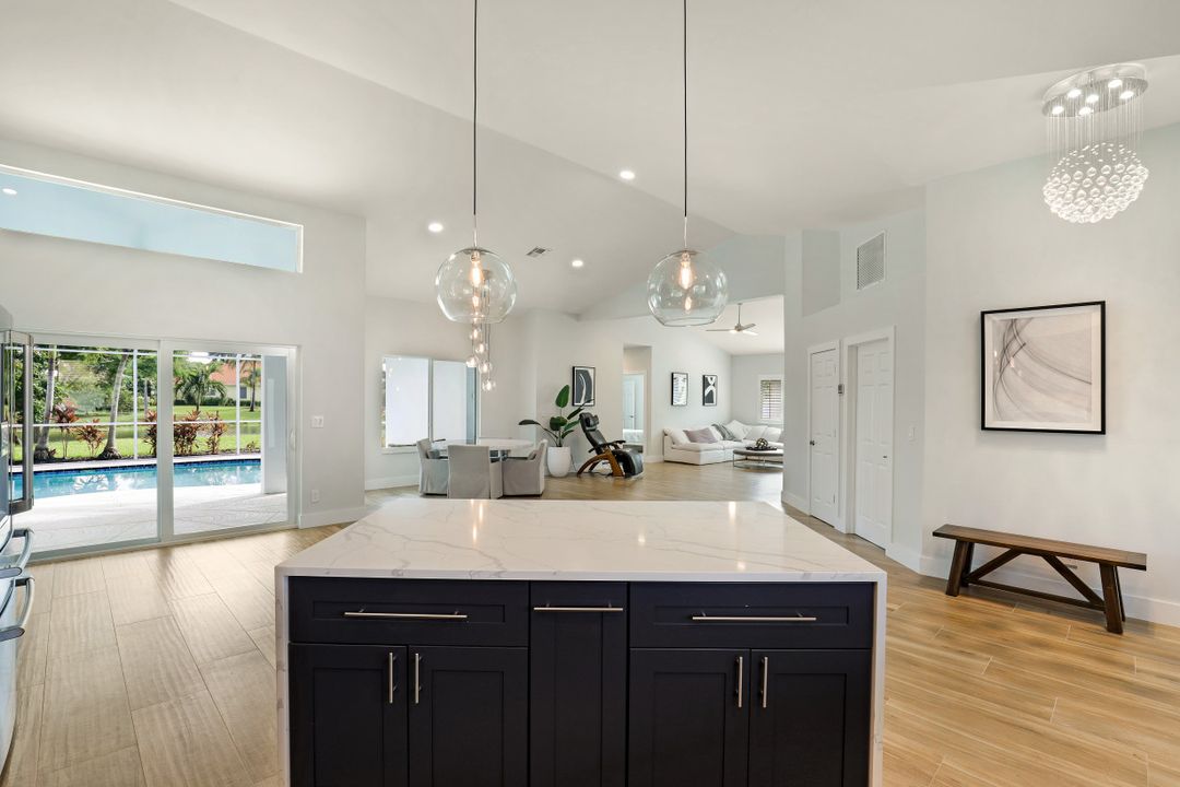 11102 Phoenix Way, Naples, FL 34119