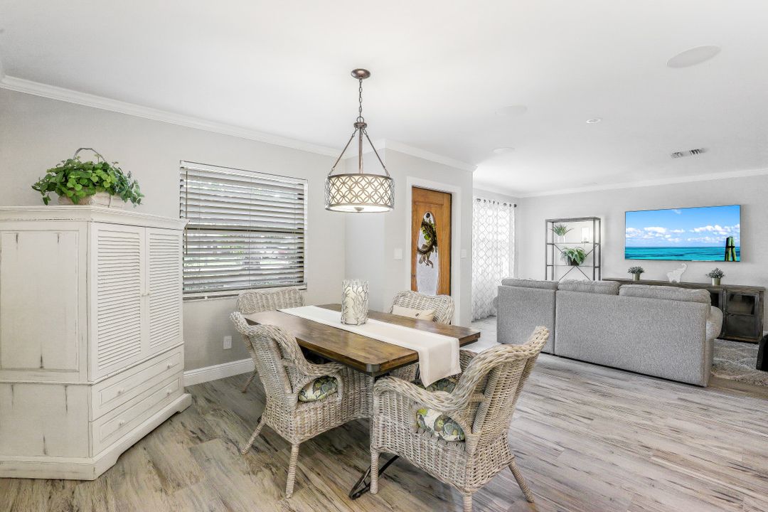 749 97th Ave N, Naples, FL 34108