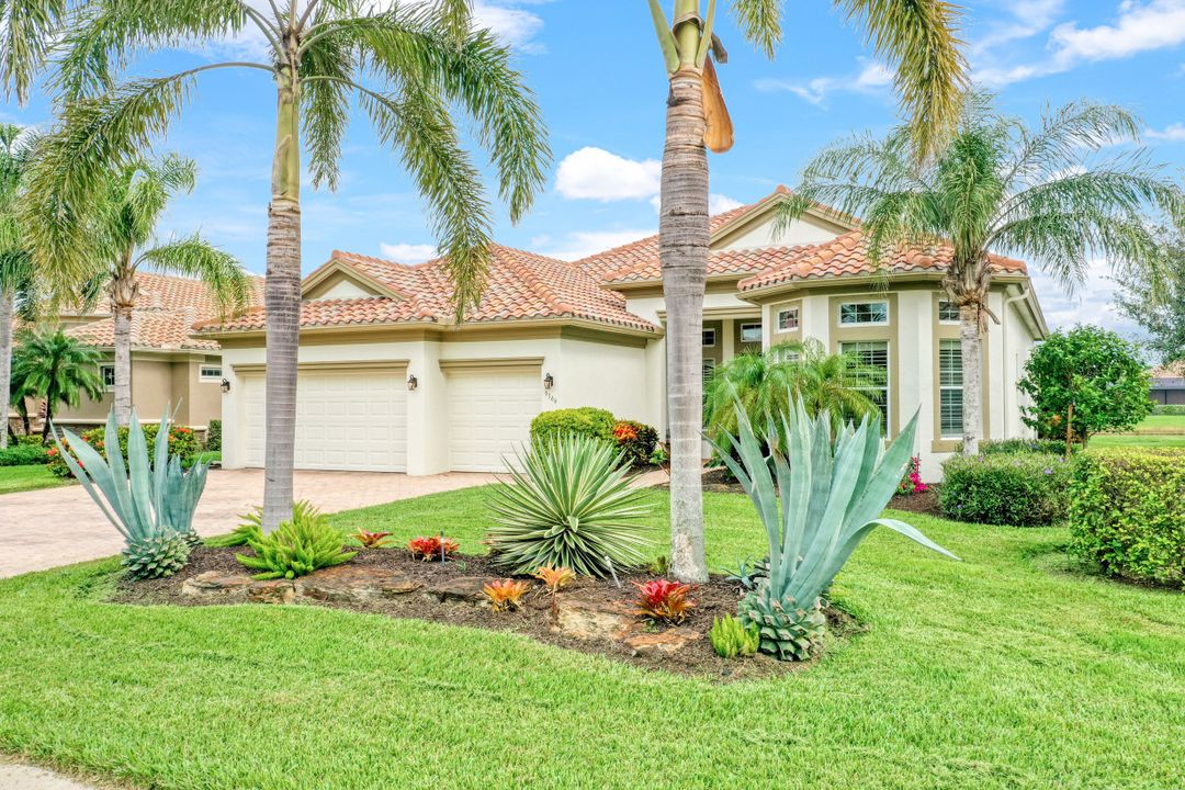 9364 Marble Stone Dr, Naples, FL 34120