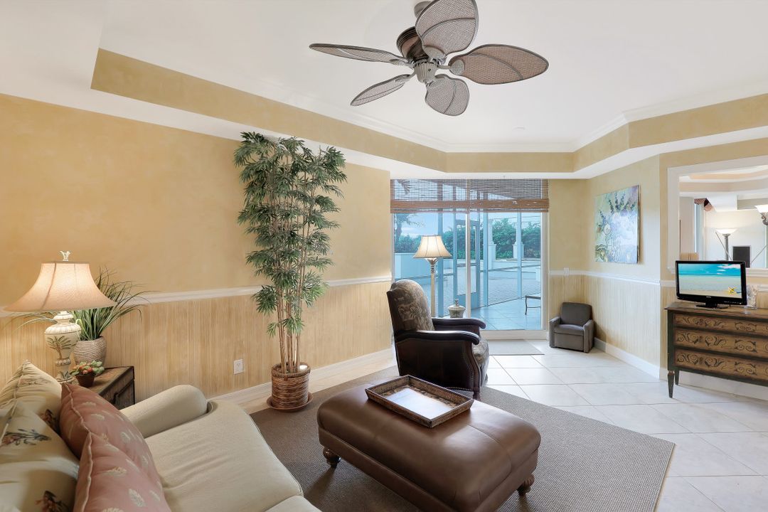 295 Grande Way #2, Naples, FL 34110