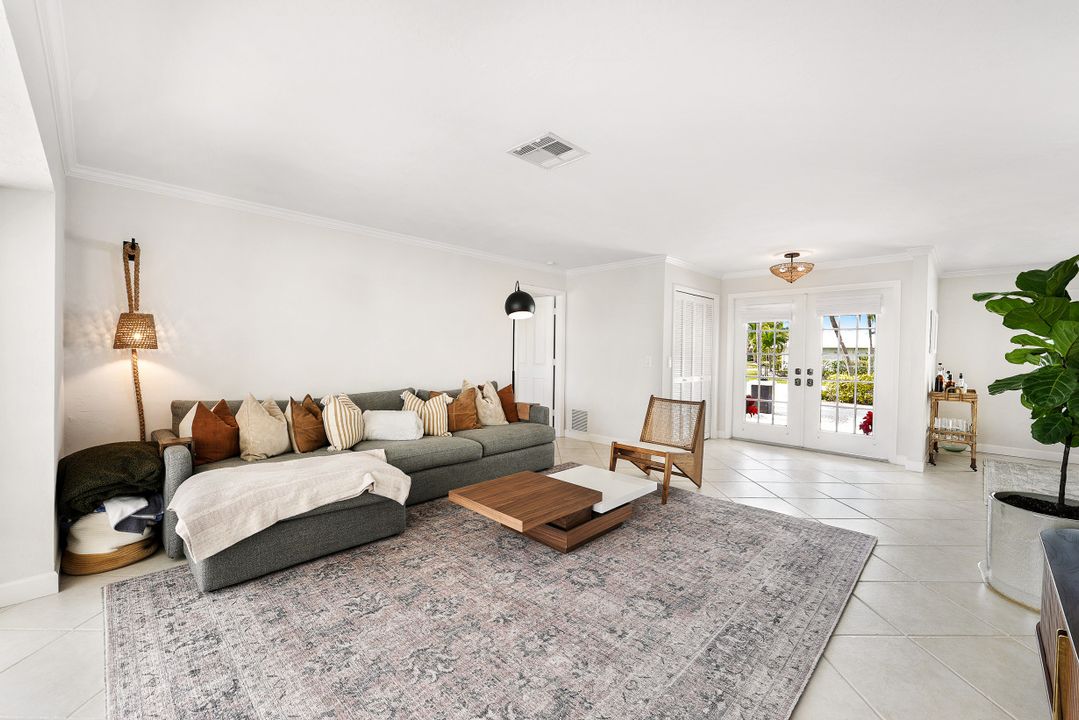 28379 Las Palmas Cir, Bonita Springs, FL 34135