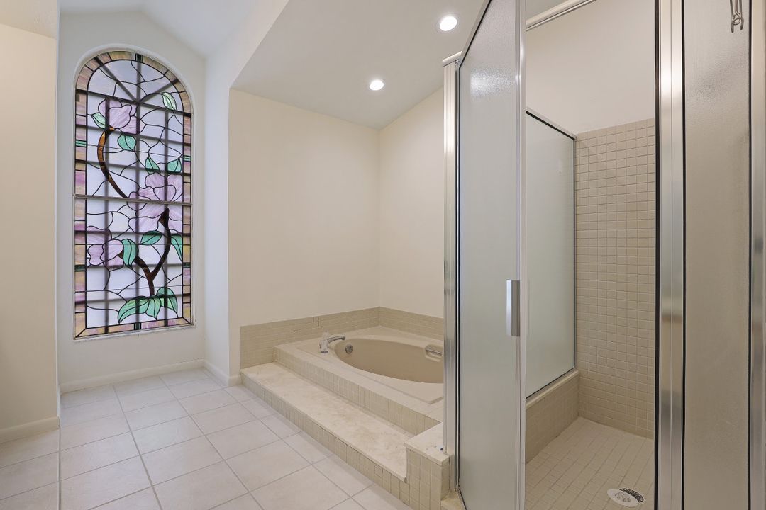 1380 Bald Eagle Dr, Naples, FL 34105