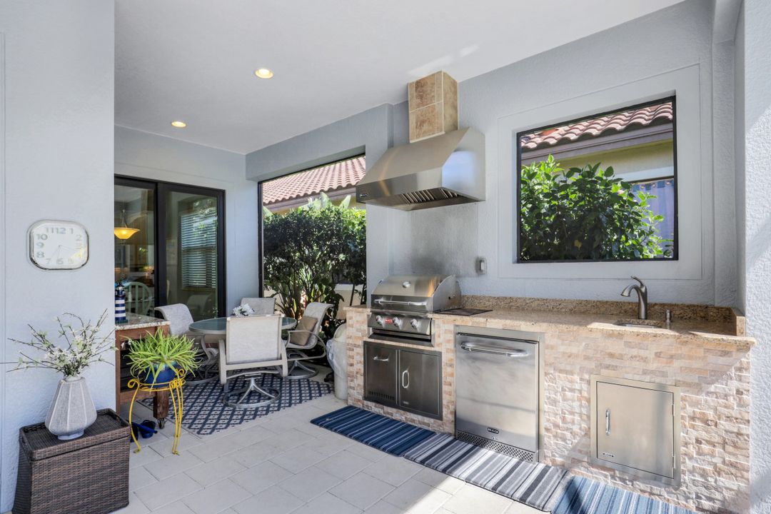 9073 Isla Bella Cir, Bonita Springs, FL 34135