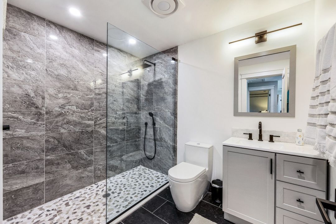 3722 10th St N, Naples, FL 34103